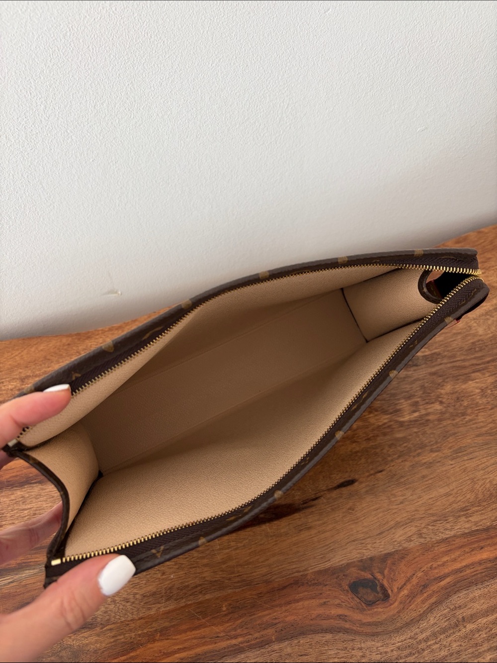 Louis Vuitton Poche Toilette GM Pouch - Picture 6 of 8